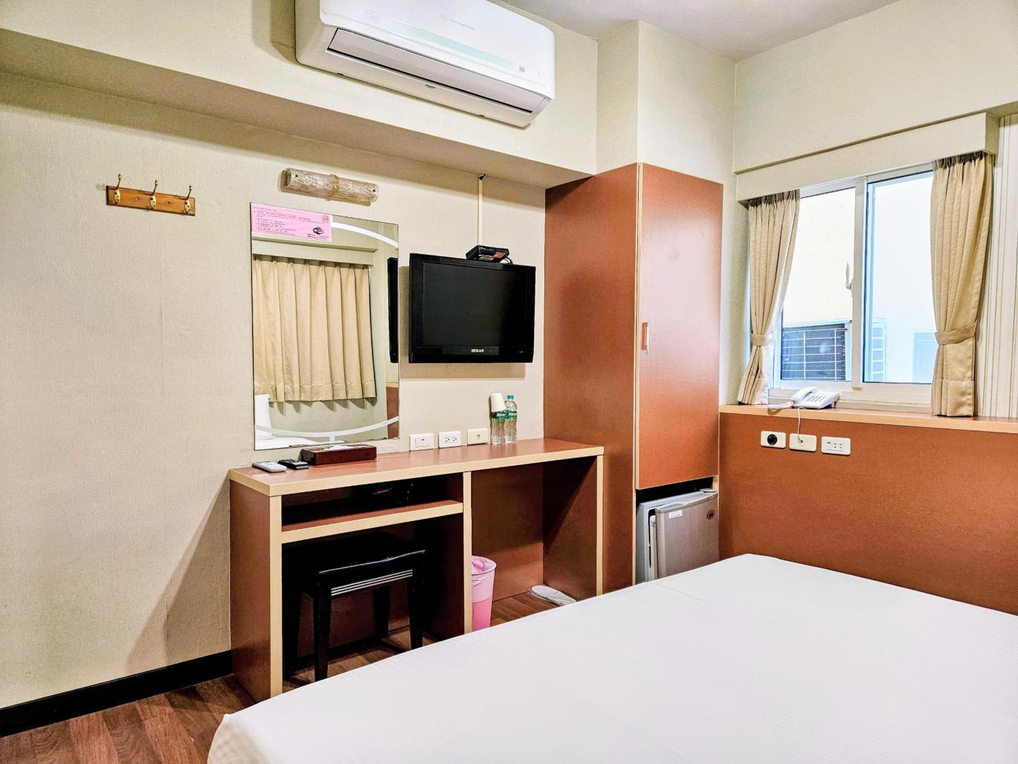 Hotel South Sea Гаосюн Экстерьер фото