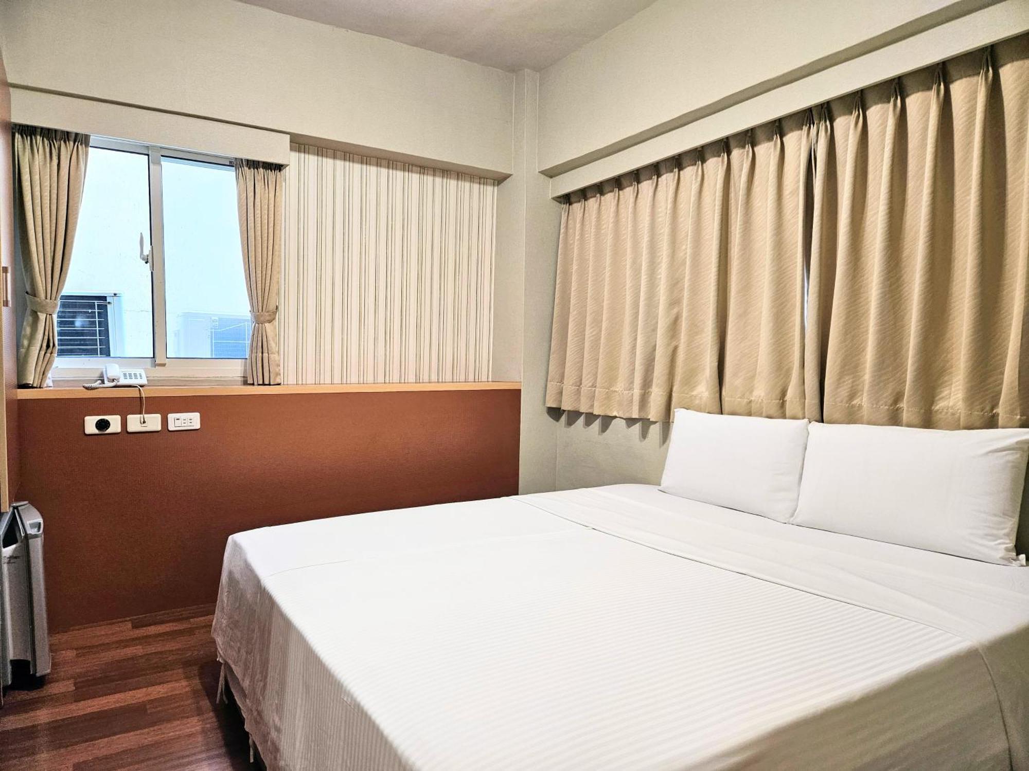 Hotel South Sea Гаосюн Экстерьер фото