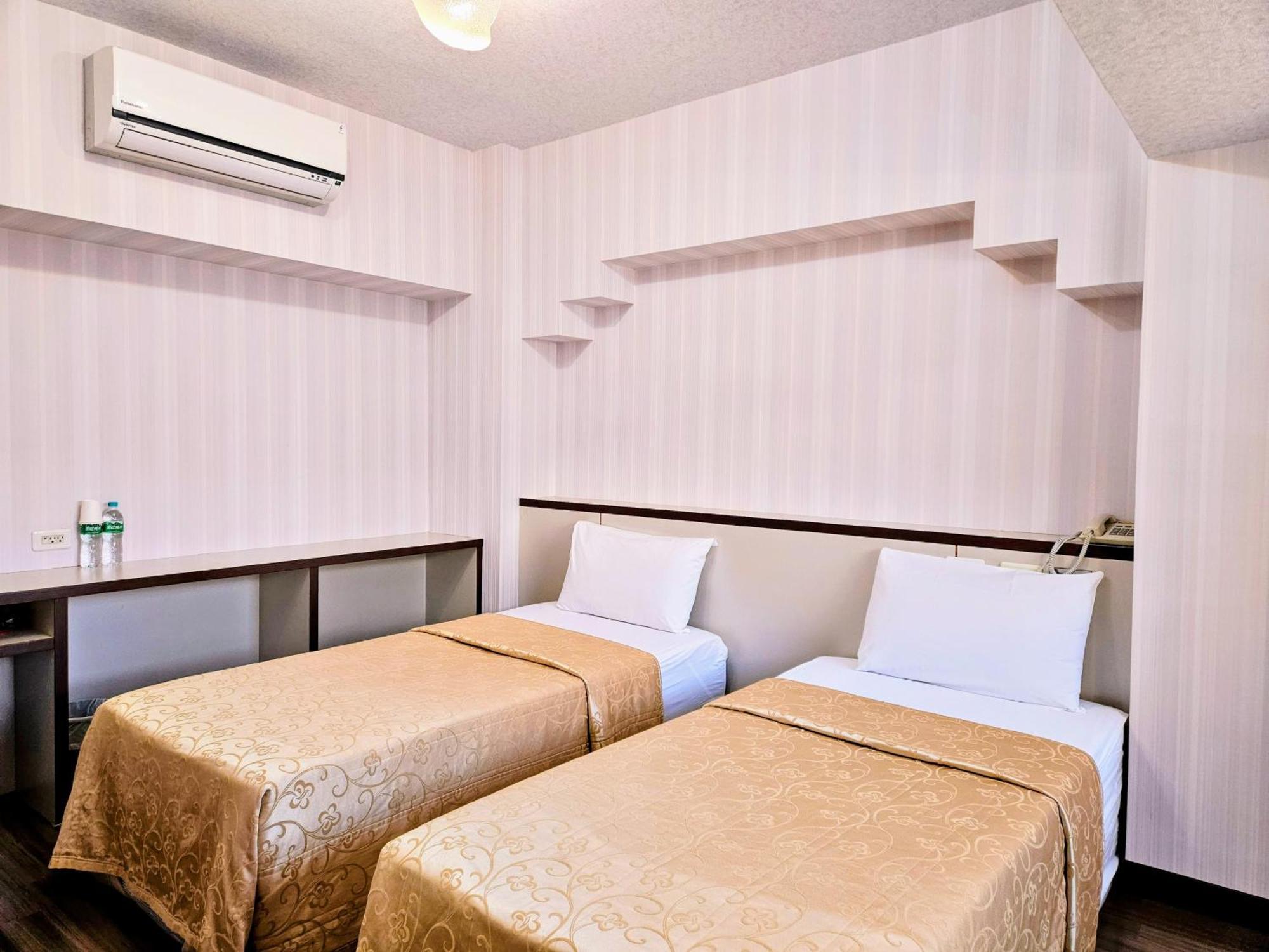 Hotel South Sea Гаосюн Экстерьер фото